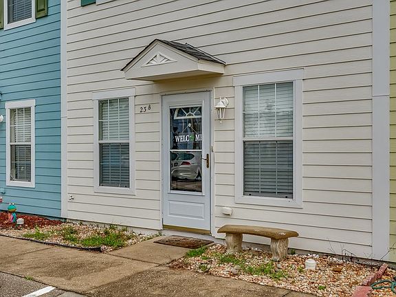 2nd image of 23 Old Courthouse Way #B