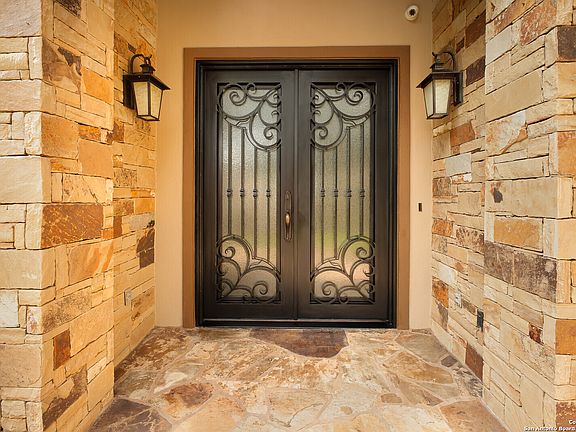 4th image of 3 W OAKS CT