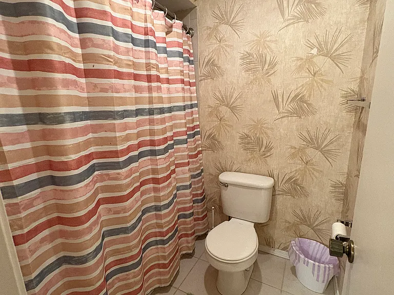 18654 Martinique Dr — Photo 22