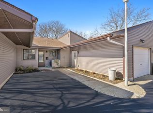 4 Middlebrook Ct, Red Bank, NJ 07701