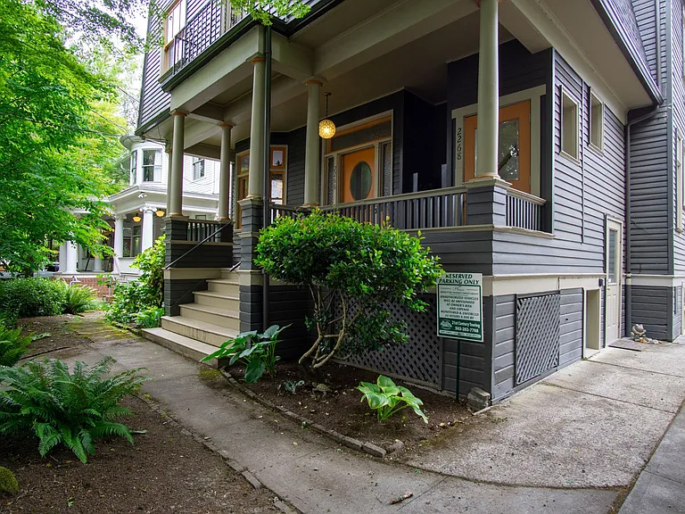 2268 NW Johnson St #6 — Photo 15