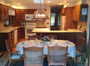 7852 Cardinal Dr, Jenison, MI 49428