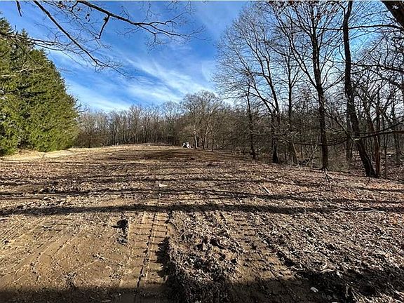 2nd image of 3376 Saxonburg Blvd