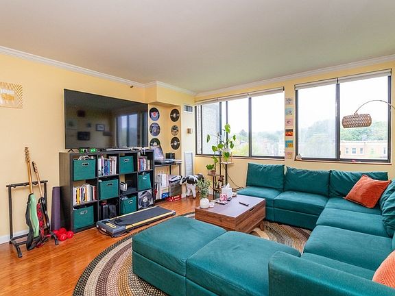 2nd image of 1731 Beacon St APT 520