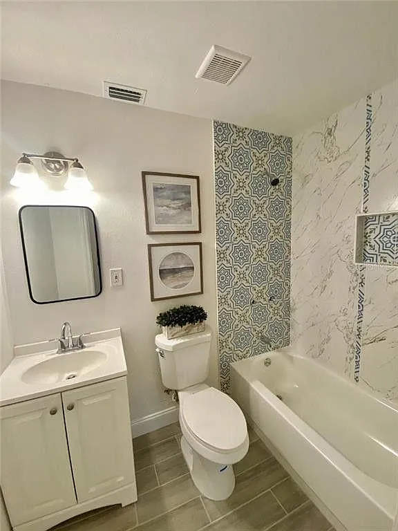 3216 W Rogers Ave — Photo 2
