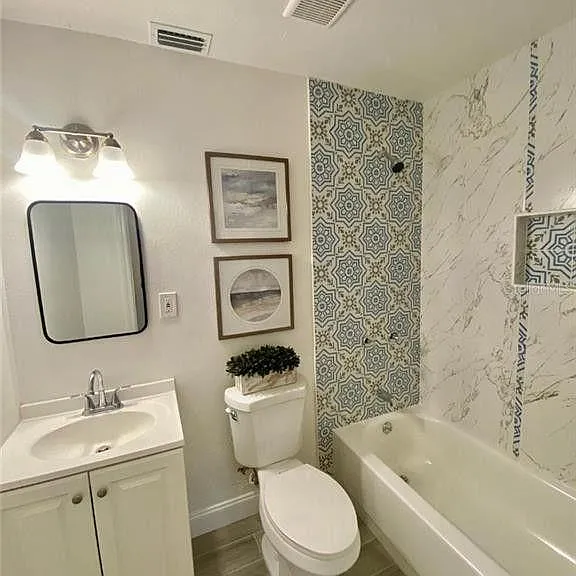 3216 W Rogers Ave — Photo 2
