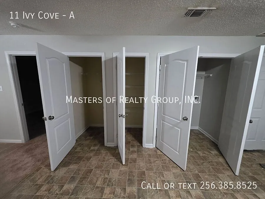 Fresh & Functional: Stylish 2Bed, 2Bath Duplex Unit A 896 Sq Ft — Photo 4