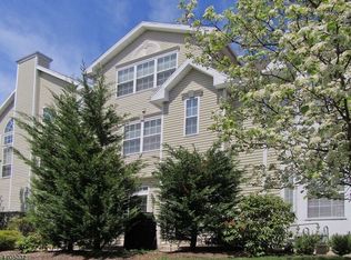 49 Wildflower Ln, Morristown, NJ 07960