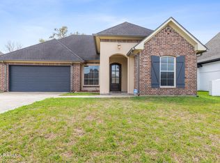 203 Regal Oaks Dr, Scott, LA 70583
