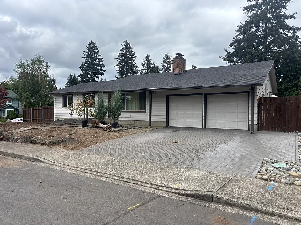 1117 NE 156th Ave