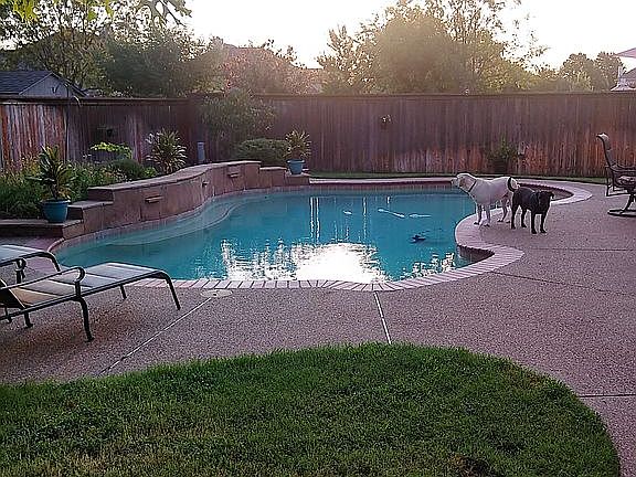 4th image of 7901 Fox Chase Dr