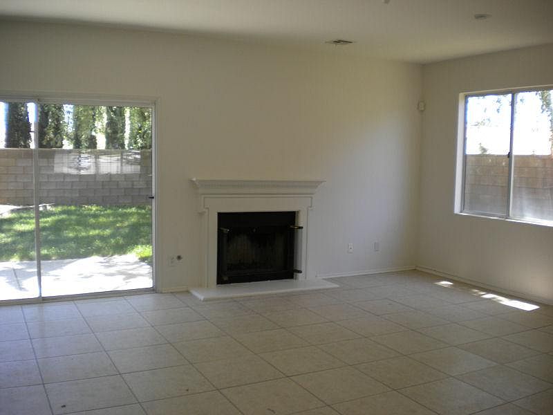 2nd image of 39500 Dunbar St