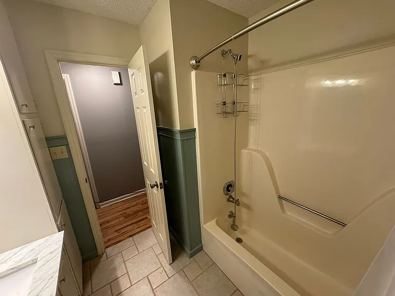 435 Brookstone Dr — Photo 12