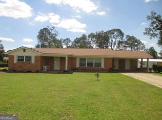 29 Pine Forest Ave, Hazlehurst, GA 31539