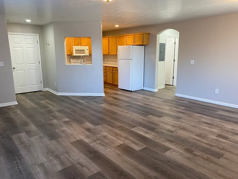 342 E 800 N #210 — Photo 10