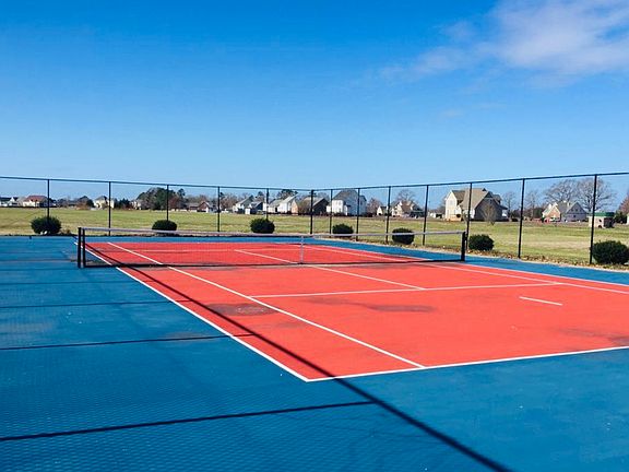 Tennis & basketball courts