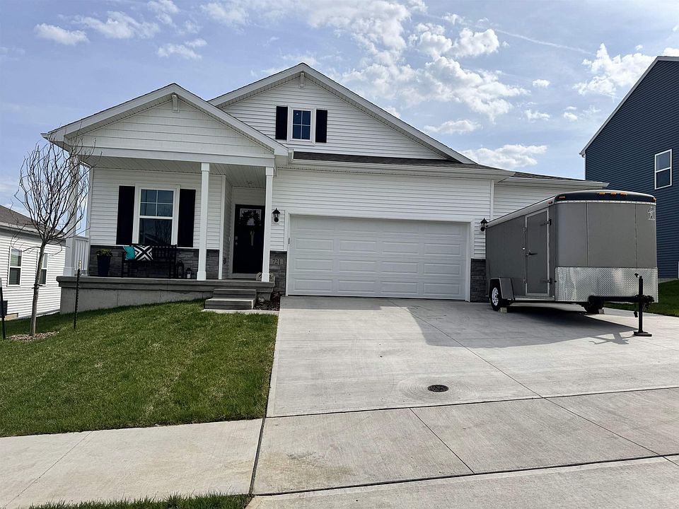 1st image of 721 E Bear Dr