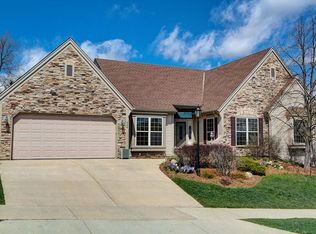 934 Parkton Dr, Waukesha, WI 53189