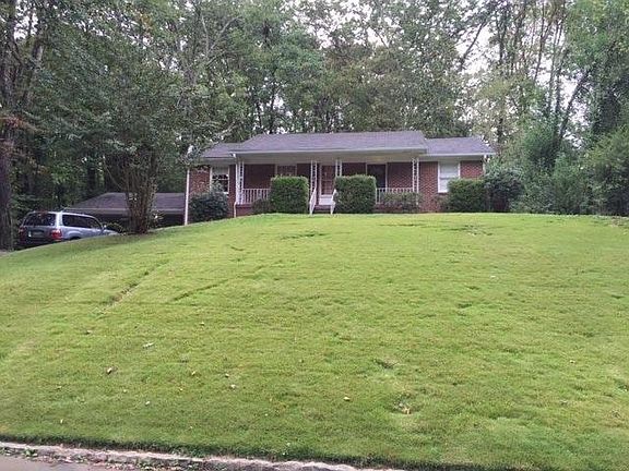 View from the street (Navajo Trail NE)