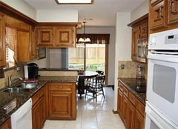 5th image of 519 Everington Dr