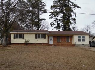 6120 Santa Fe Dr, Fayetteville, NC 28303
