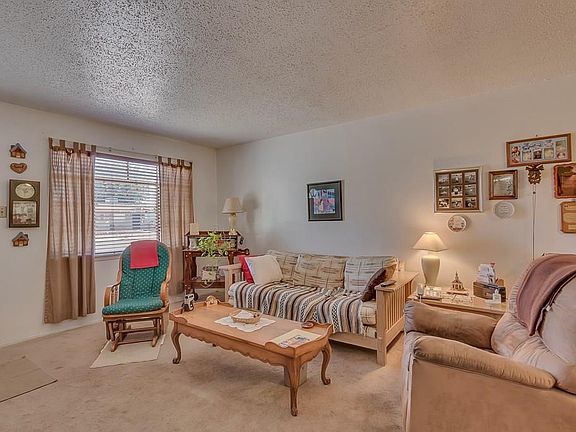 4th image of 5721 Lexington Dr
