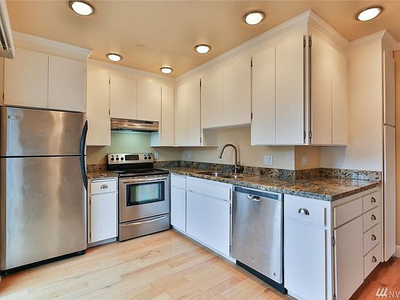 5th image of 3626 S J St