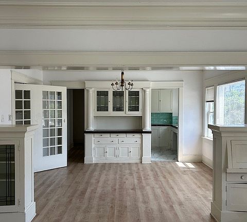 3rd image of 303 W 4th St APT C