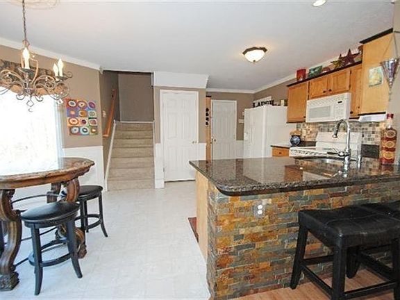 5th image of 2105 Antoinette Way
