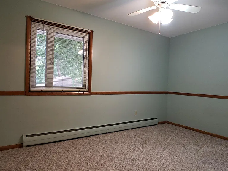 1709 Como Ave SE #4 — Photo 6