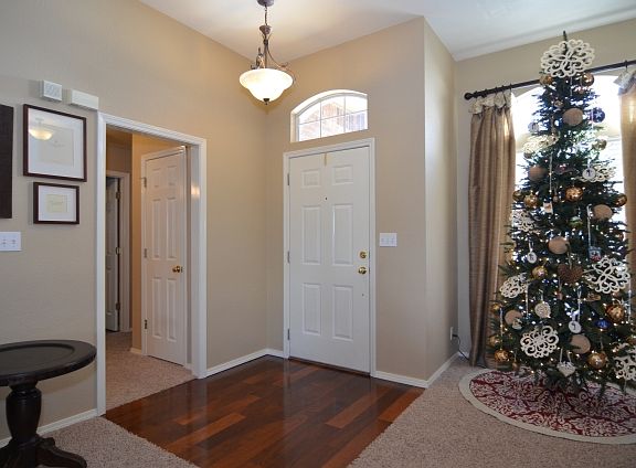 Beautiful bright and open entry