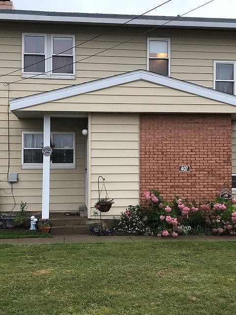 1st image of 407 Mustang St