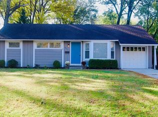 2011 W 72nd St, Prairie Village, KS 66208