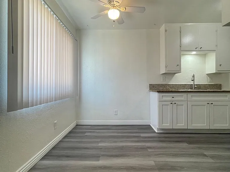 1111 E Seventh St — Photo 12