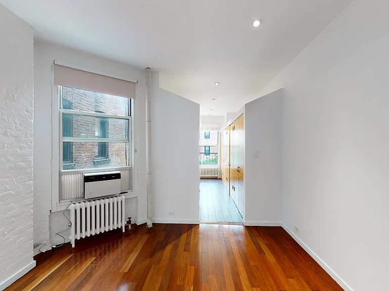 23 King St #8 — Photo 7