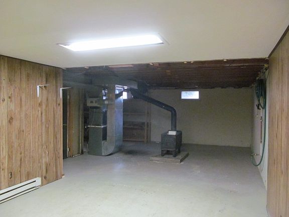 5th image of 407 Locust St