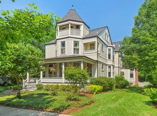 211 S Waiola Ave, La Grange, IL 60525