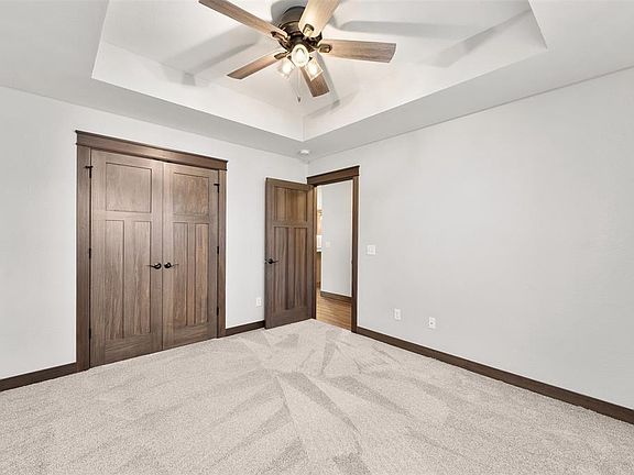 5th image of 938 Jeffers Ridge