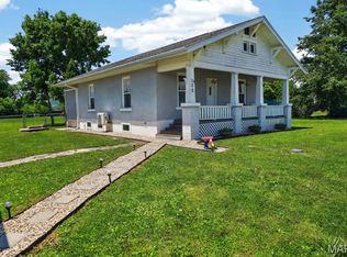 105 Helmuth St, Wilsonville, IL 62093