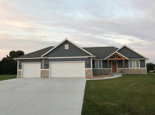 N6201 Colonial Ct, Sheboygan, WI 53083