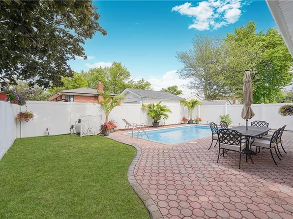 381 Burgher Avenue image 33 of 41