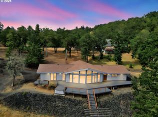 190 Paradise Point Ln, Roseburg, OR 97471