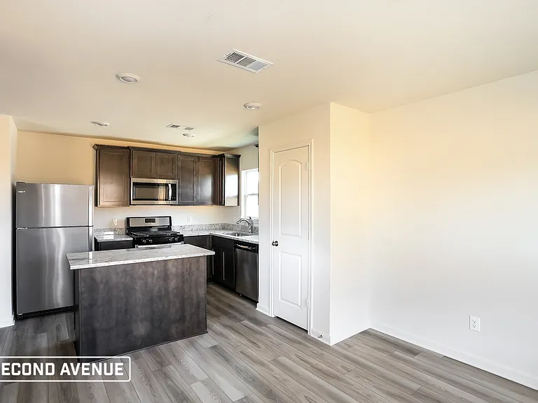 1401 Sunkiss Dr — Photo 5
