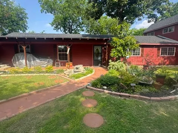 9619 Santa Monica Dr, Fort Worth, TX 76116
