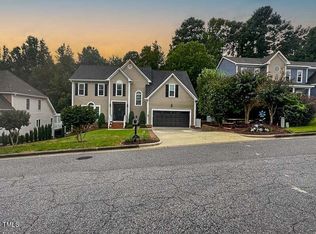 101 Summerglow Ct, Cary, NC 27513