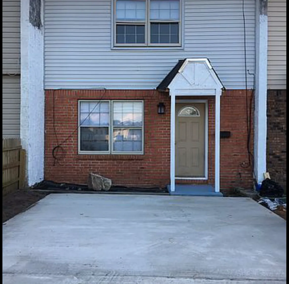 3 bed, 1254 sqft, $1,295 — Photo 2