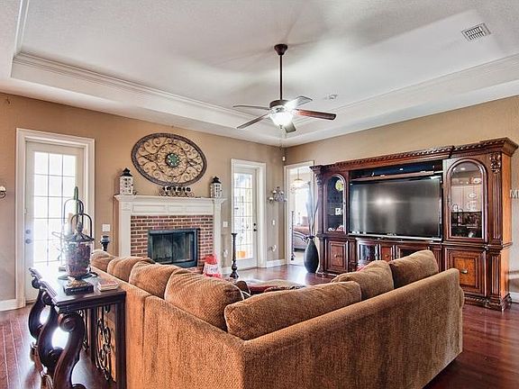 3rd image of 6755 High Knoll Dr