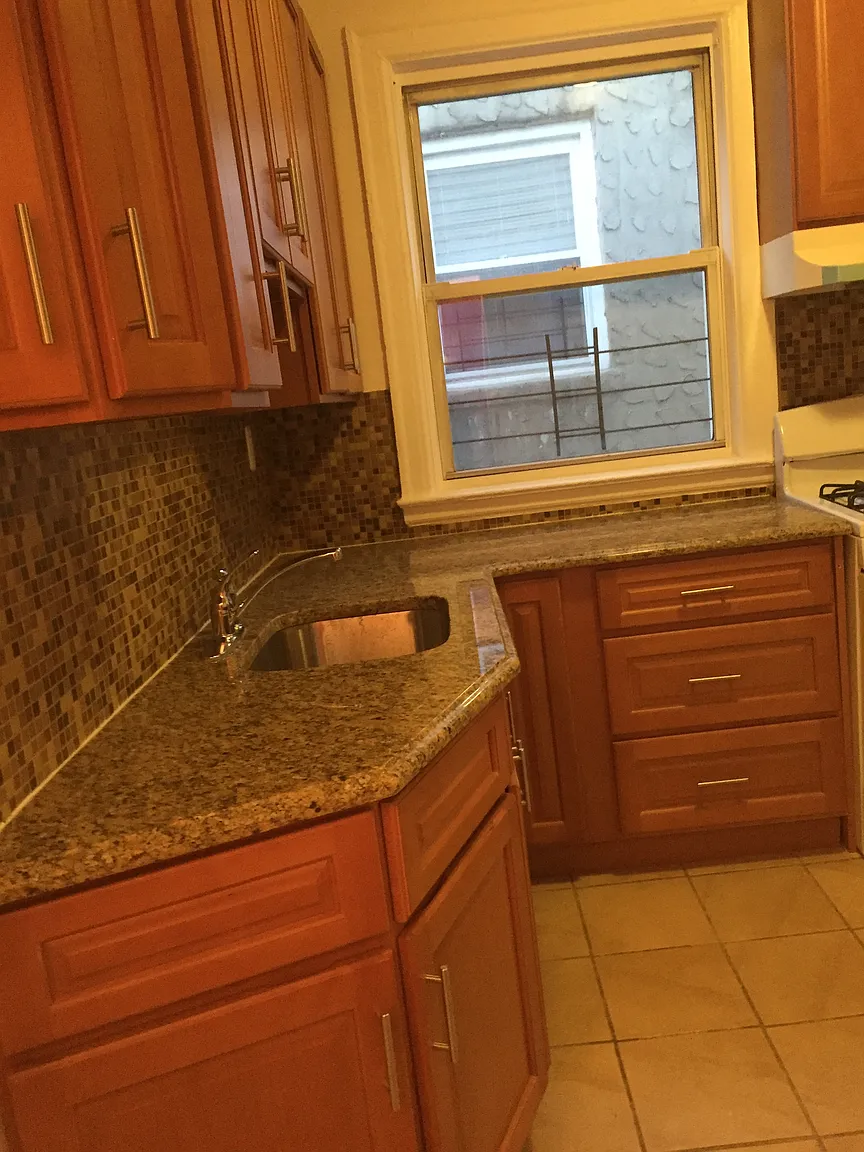 1417 Leland Ave APT 2R photo 1