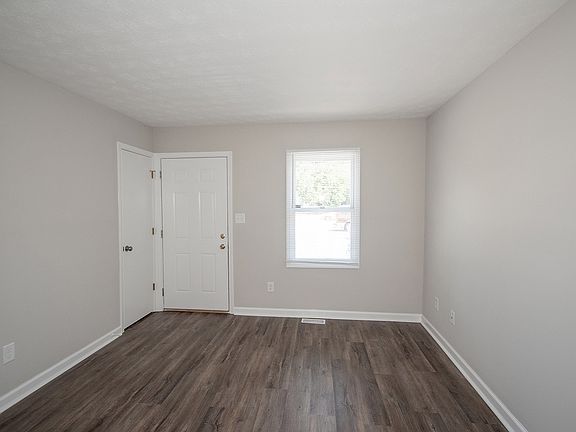 5th image of 140 N Cherry St APT 4
