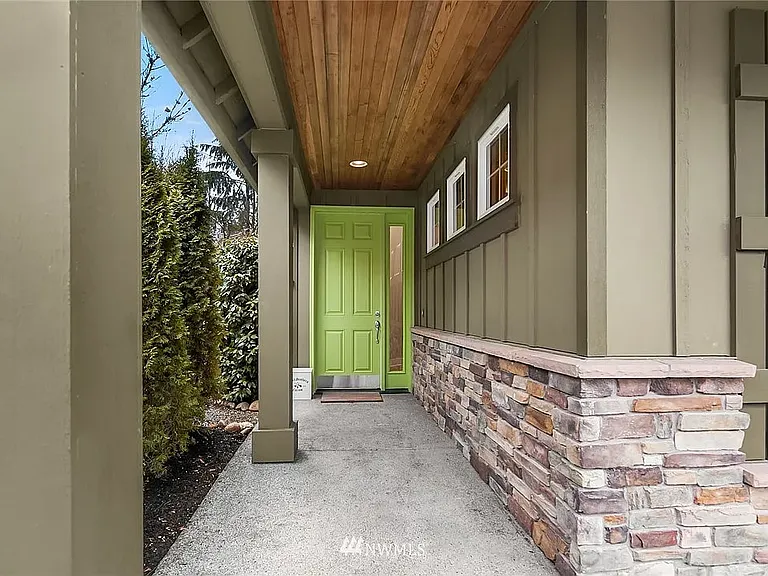 2377 23rd Ln NE — Photo 17